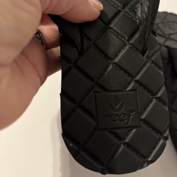 Black Leather reef flip flops Women Size 7 - Picture 4 of 7